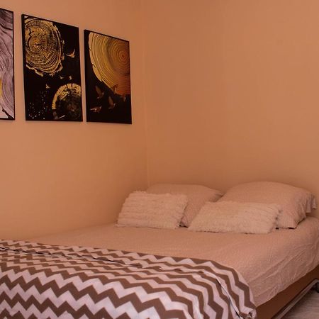 Luxury Studio Apartment โมสตาร์ ภายนอก รูปภาพ