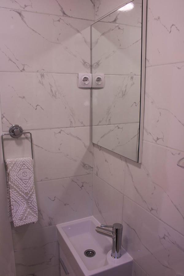 Luxury Studio Apartment โมสตาร์ ภายนอก รูปภาพ